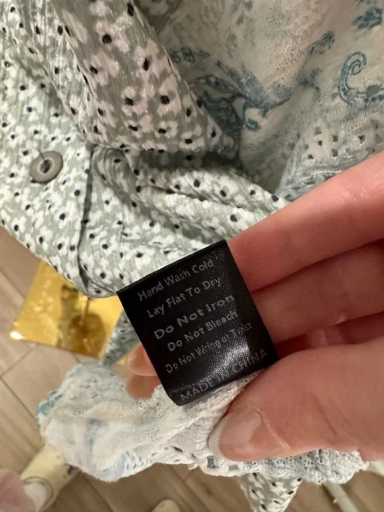 POL Green Blue floral Cream Lace Semi Sheer button up shirt size medium - Picture 5 of 7